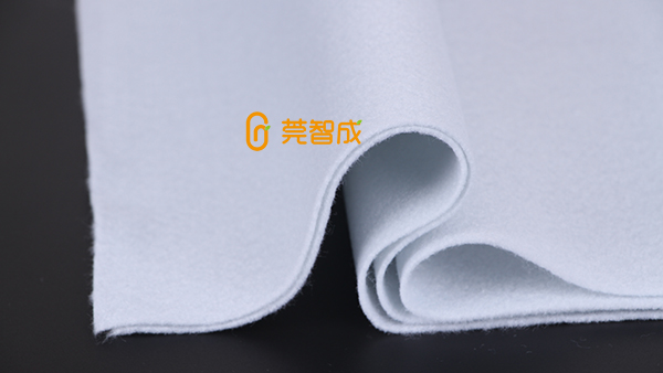 針刺無(wú)紡布毛氈原料越豐富越好嗎？