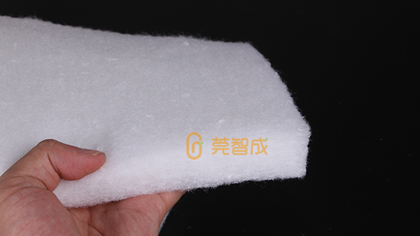 塑造良好的睡眠環(huán)境，選擇軟硬適中的床墊硬質(zhì)棉