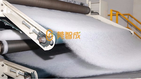 梳理機出現(xiàn)棉結(jié)的原因是？