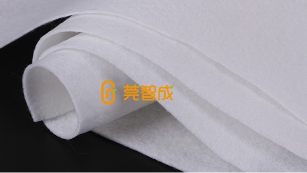 滌綸針刺無(wú)紡布在汽車(chē)頂棚的應(yīng)用