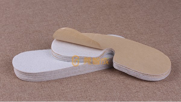 背膠無(wú)紡布與刷膠無(wú)紡布有什么區(qū)別？