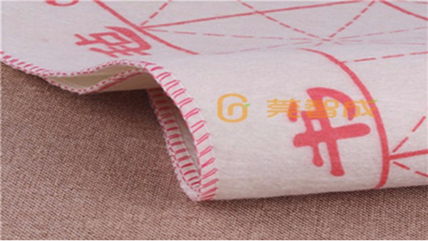 用了書(shū)畫(huà)氈，再也不用擔(dān)心墨汁滲透到桌面了